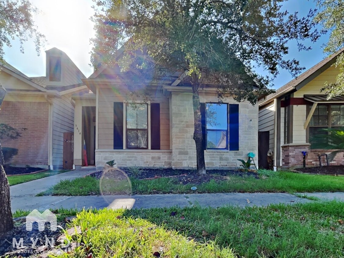 Primary Photo - 3614 Cedar Flats Ln