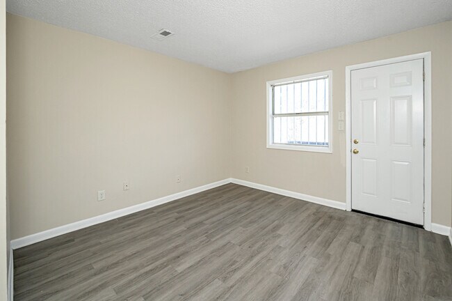 Foto del edificio - 1825 15th Ave N