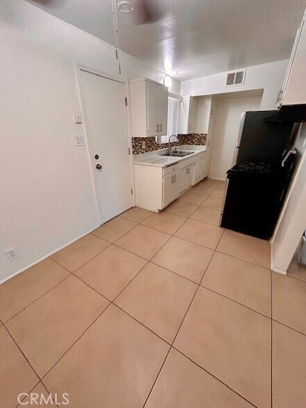 Foto del edificio - 37111 Cathedral Canyon Dr