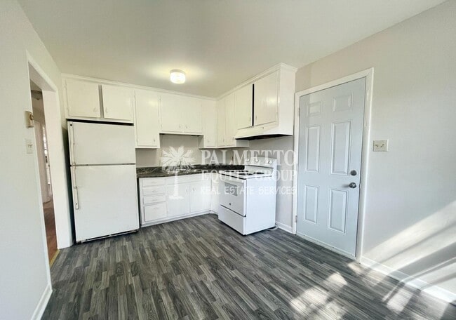Foto del edificio - 2219 E Gate City Blvd