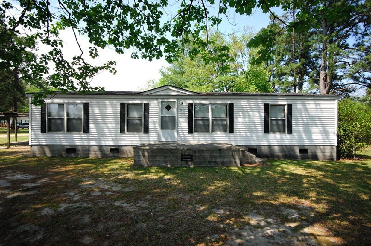 Primary Photo - 1334 Old Smithfield Rd. Goldsboro, NC 27530