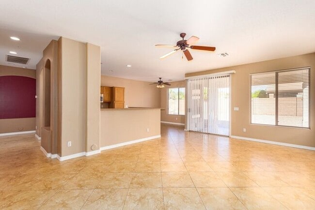Building Photo - Single level rare to find 3 bed house in G...