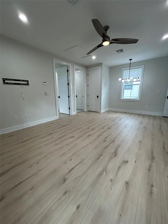 Foto del edificio - 468 44th Ave NE