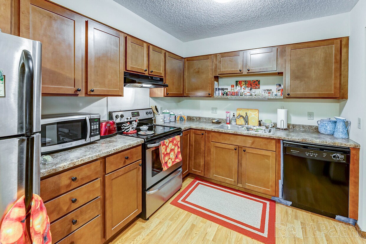 Westlake Estate Apartments Apartments in Saint Louis Park, MN