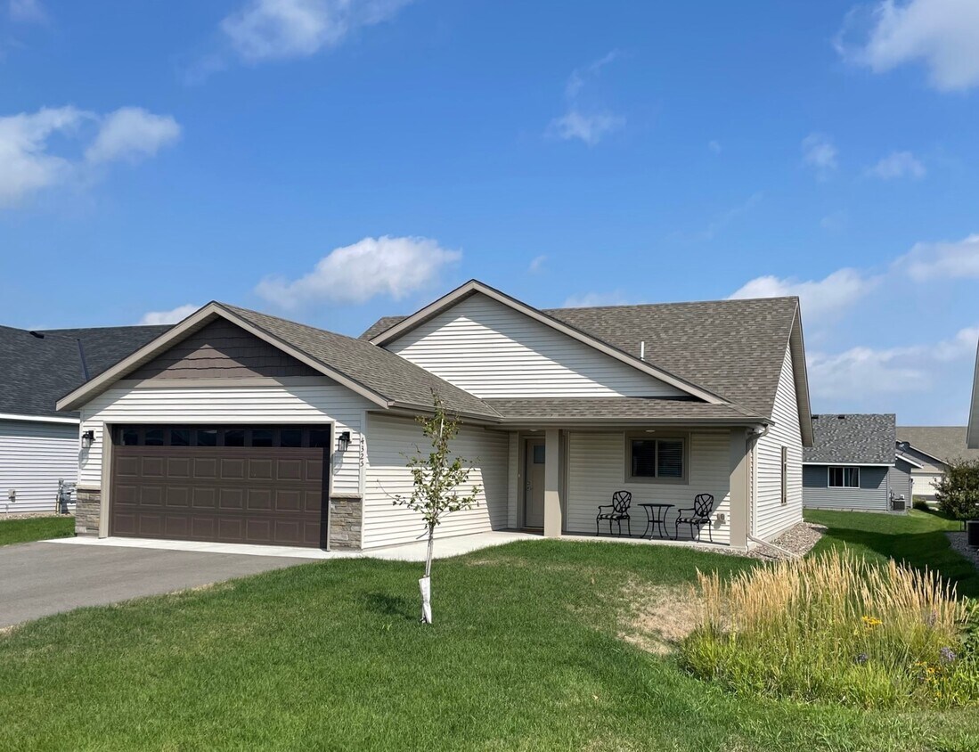 Foto principal - 4325 32nd St S