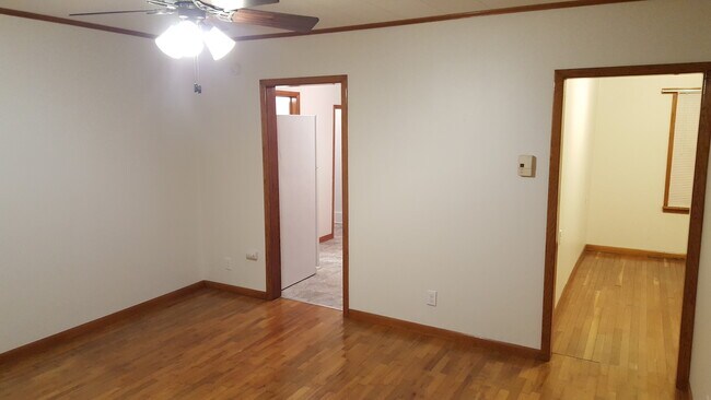 Building Photo - 614 W Martha St