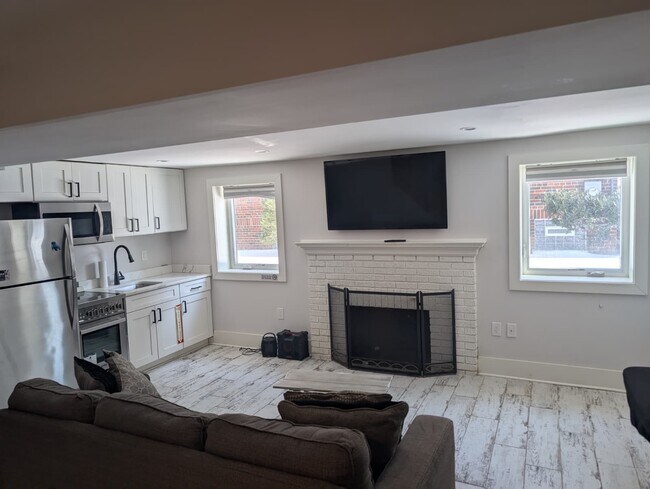 Building Photo - 1304 Allison St NE