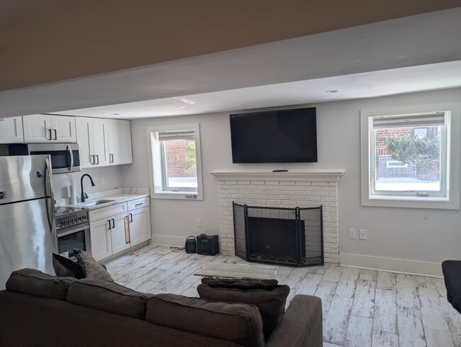 Building Photo - 1304 Allison St NE