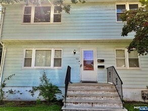 Building Photo - 85 Wood Pl