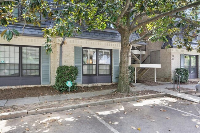 Building Photo - 146 Maison Pl NW