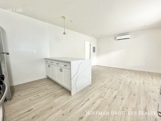 Foto del edificio - 626 E Arbor Vitae St