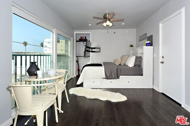 Foto del edificio - 16 Clubhouse Ave