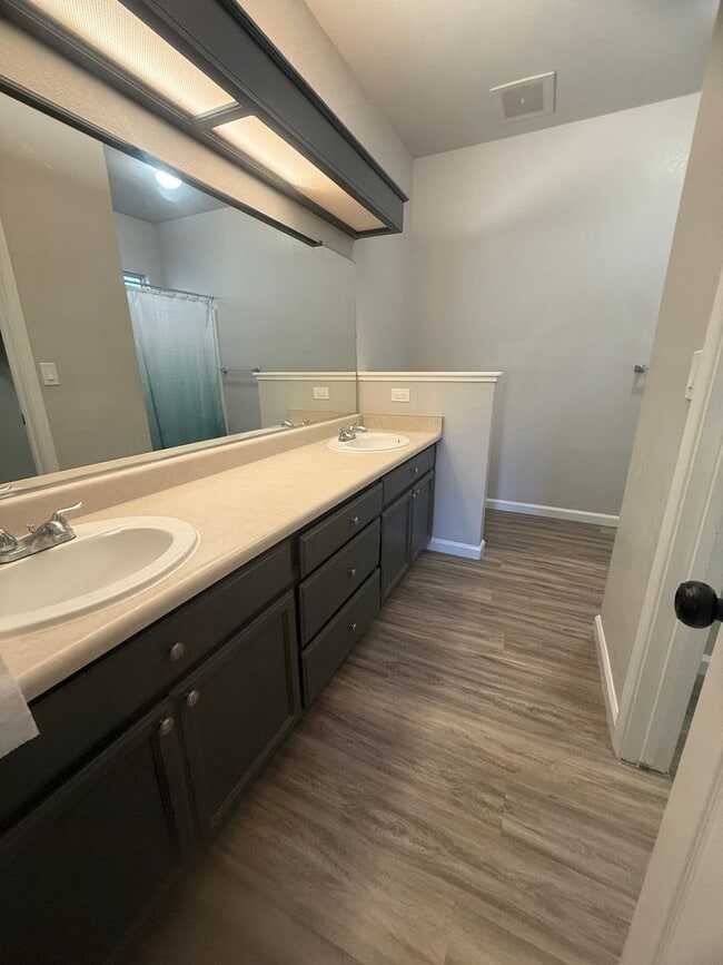 Foto del edificio - Coming Soon