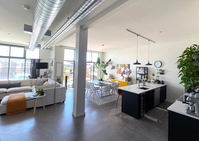 Foto del edificio - 3100 Huron St