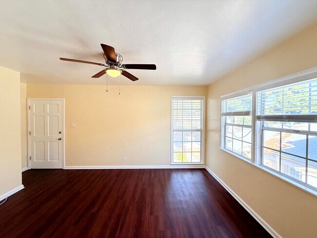 Foto del edificio - 4080-4084 Leimert Blvd (On sale)