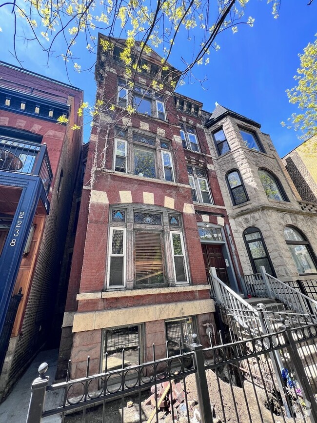 Building Photo - 2240 N Halsted St