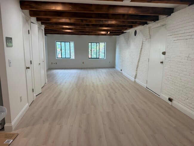Foto del edificio - 170 Commercial St