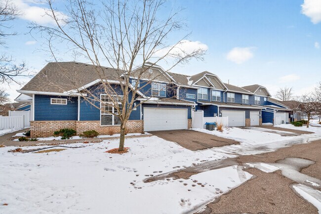 Foto del edificio - 475 Hickory Ln N