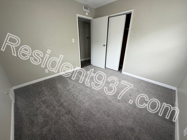 Building Photo - 1047 Blakley Dr