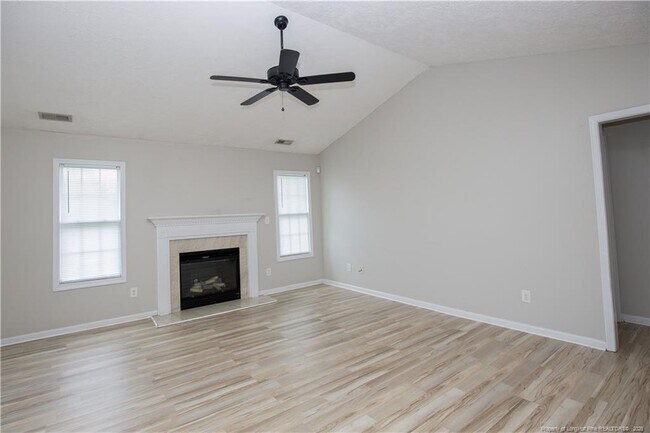 Building Photo - 196 Lochwood Dr