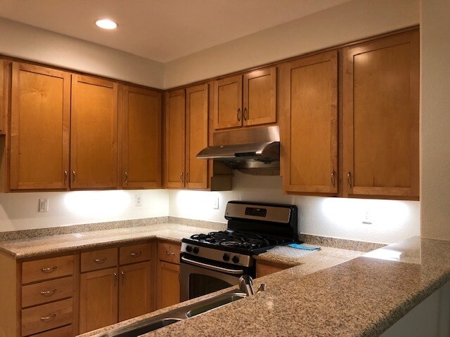Building Photo - 20500 Town Center Ln