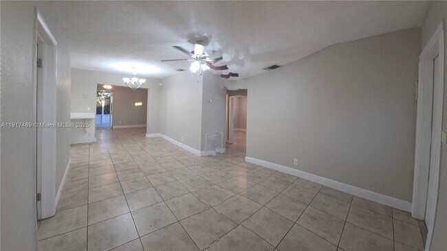 Foto del edificio - 4138 NW 12th Ter