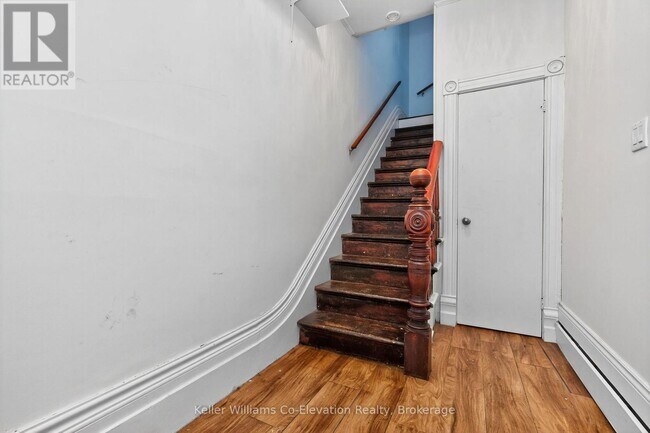 Building Photo - 115 Tecumseth St