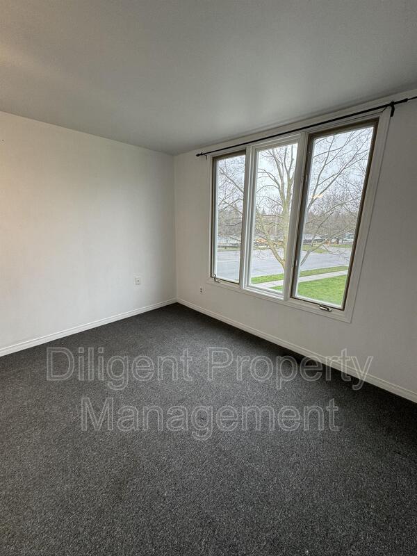 805 Morphet Ave, Peterborough, ON K9J 2X7 House for Rent in