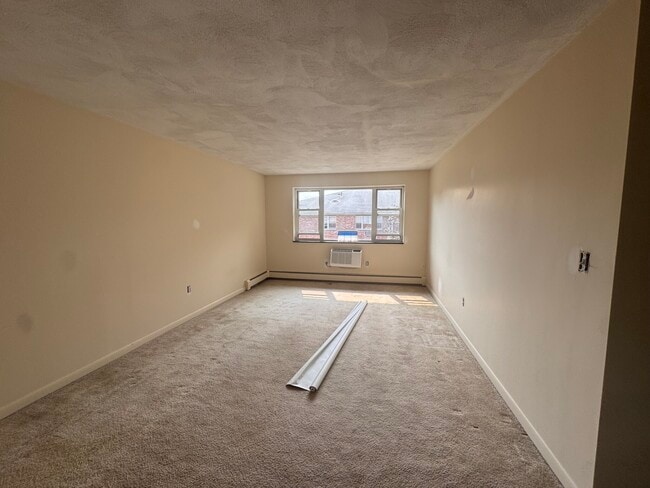 Building Photo - 155 Lexington St