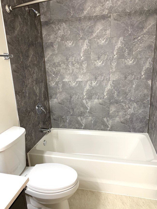 Foto del edificio - 1169 W Wilson St