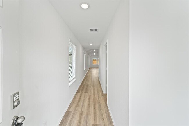 Foto del edificio - 1011 Vilana Ridge Ln