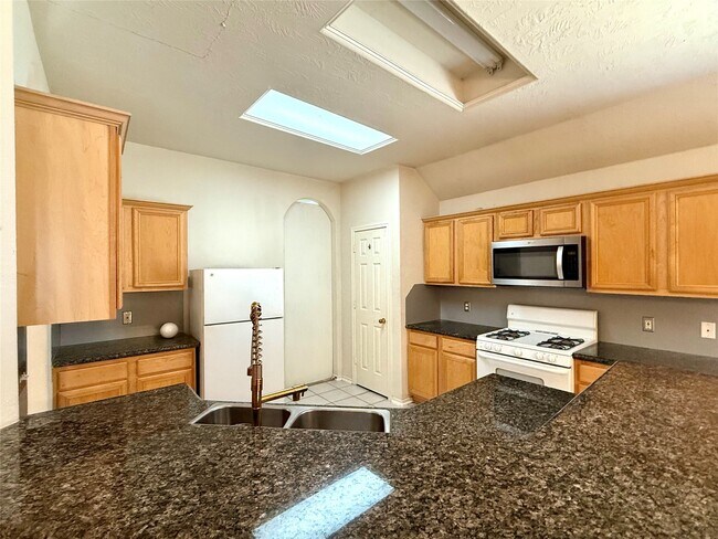 Foto del edificio - 16714 Bethan Glen Ln