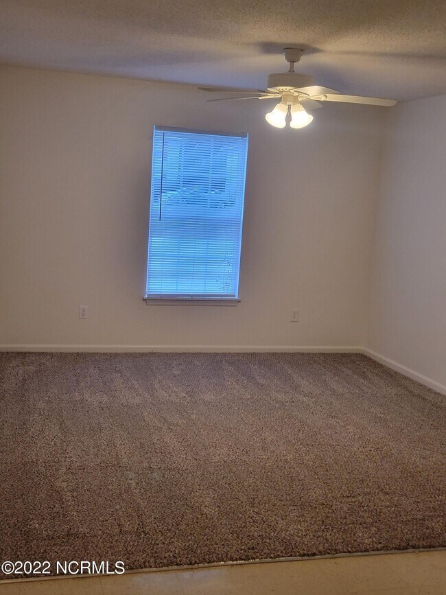 1100 Hammock Ln Unit 1, Jacksonville, NC 28546 Room for Rent in