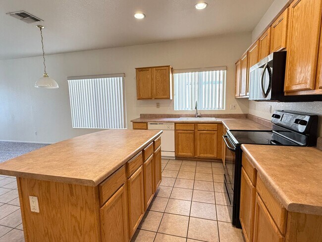 Building Photo - COLDWATER SPRINGS 4 BEDROOM 2 BATHROOM NEW...