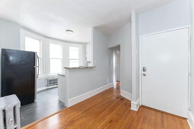 Foto del edificio - 441 E Walnut Ln