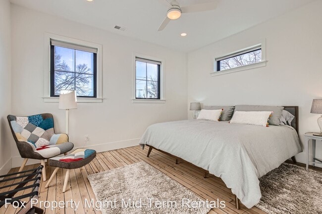 Foto del edificio - 3 br, 2 bath House - 8183 3rd Ave