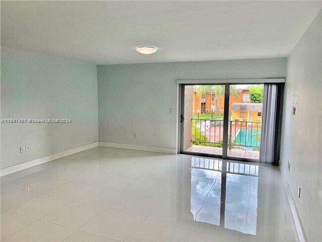 Foto del edificio - 9445 SW 76th St