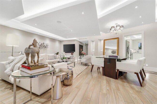 Foto del edificio - 10190 Collins Ave