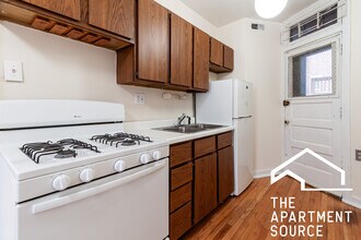 Building Photo - 3002 N Racine Ave