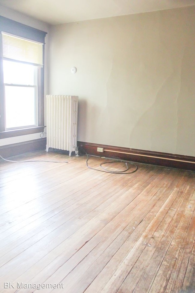 Building Photo - 165 Littleton St