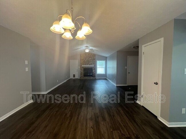 Foto del edificio - 5831 Waters Edge Dr