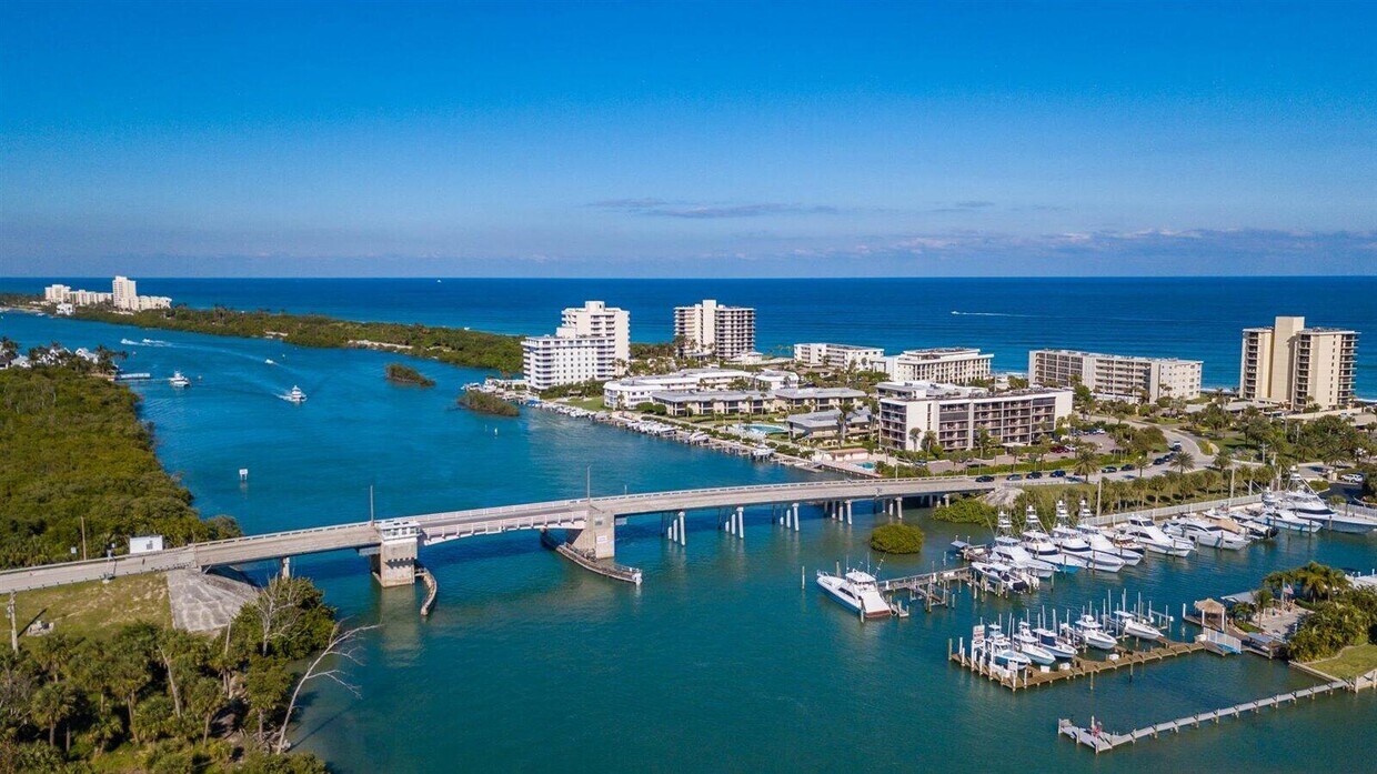 Foto principal - 225 S Beach Rd