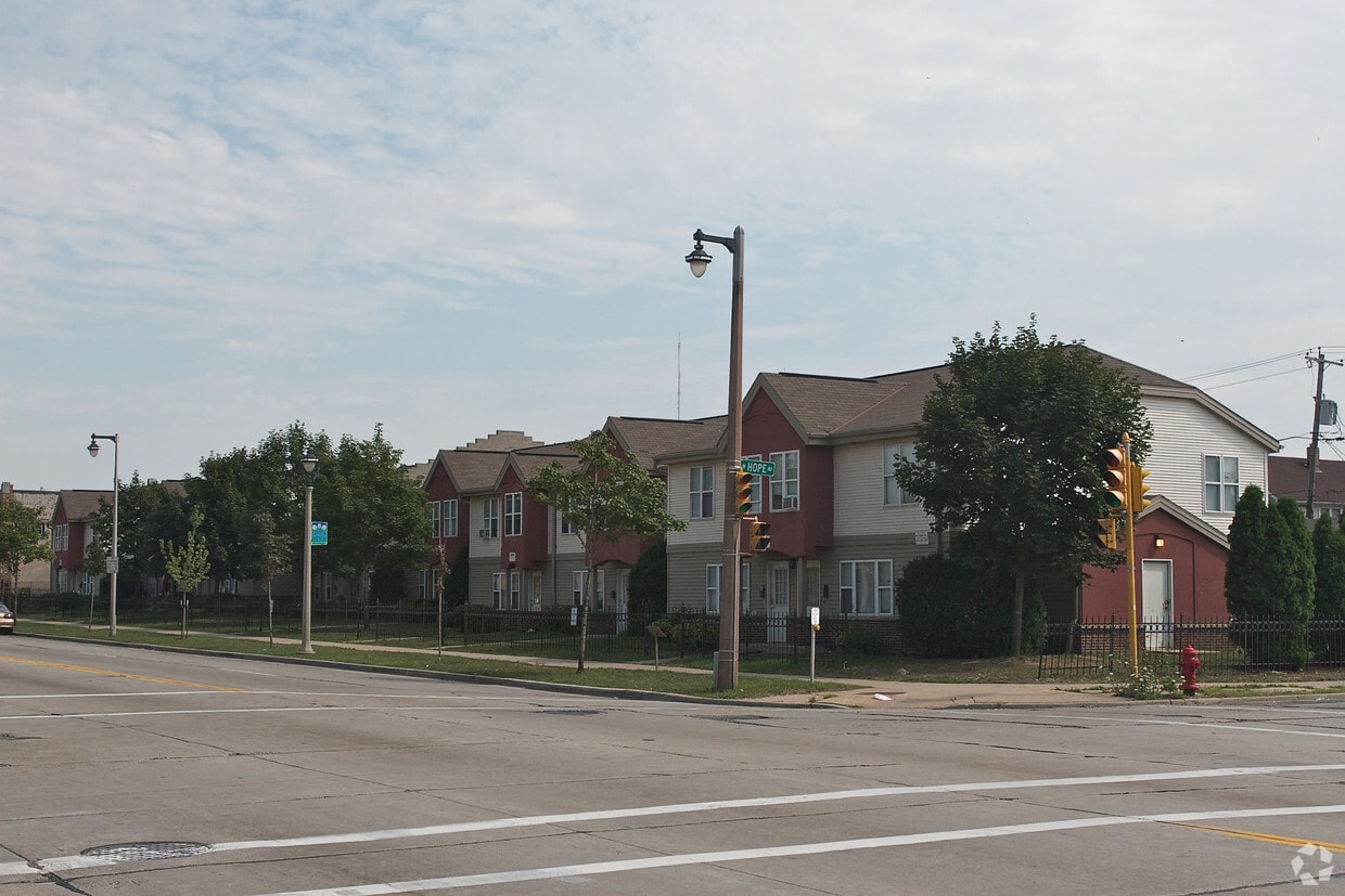 Foto del edificio - 4200-4240 N 27th, Milwaukee, WI 53216