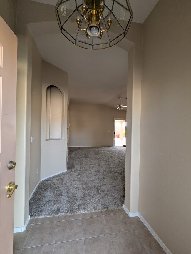 Foto del edificio - 9287 E Shasta Dr