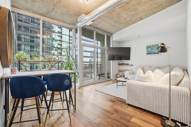Foto del edificio - 923 Peachtree St NE