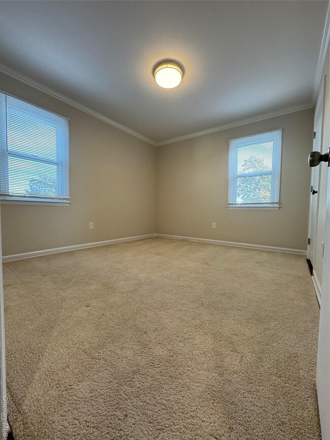 Building Photo - 14 Summit Ave