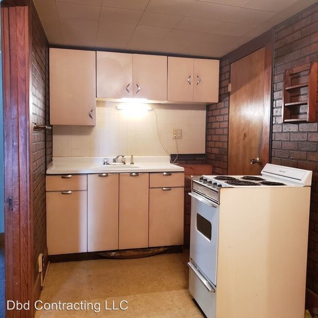 Building Photo - 1211 Nuttman Ave