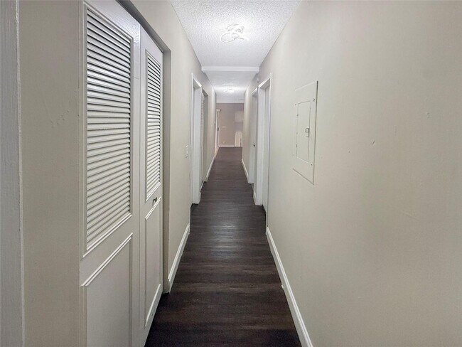 Foto del edificio - 5922 NW 21st St