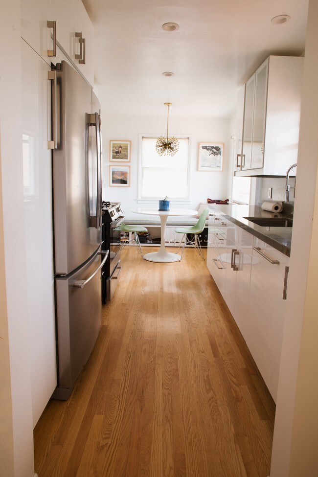 Cocina y rincón para desayunar - 725 Echo Park Ter