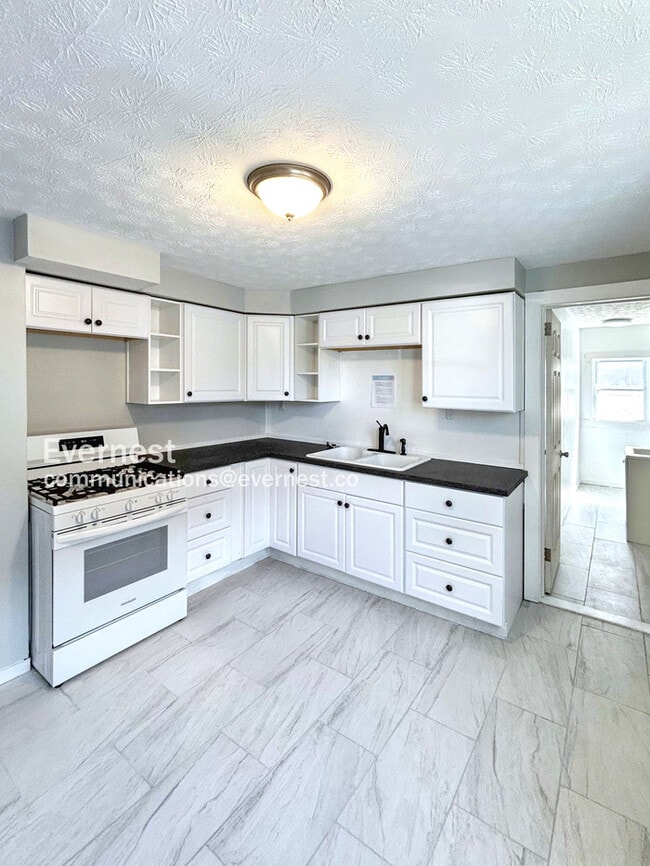 Building Photo - 1807 Denison Ave